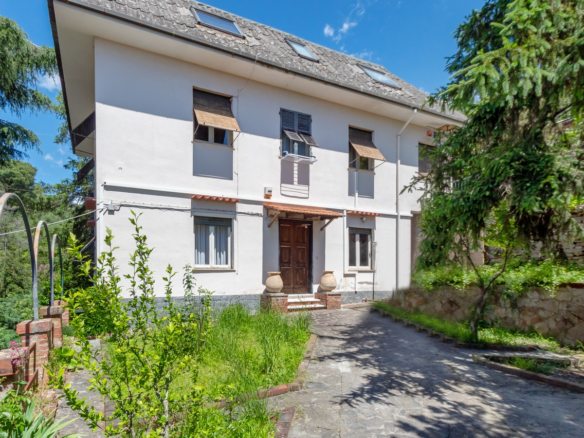 Villetta indipendente immersa nel verde a pochi passi dal centro storico - Chiavari