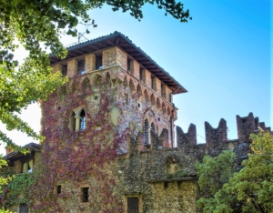 Where to buy castles in Italy?