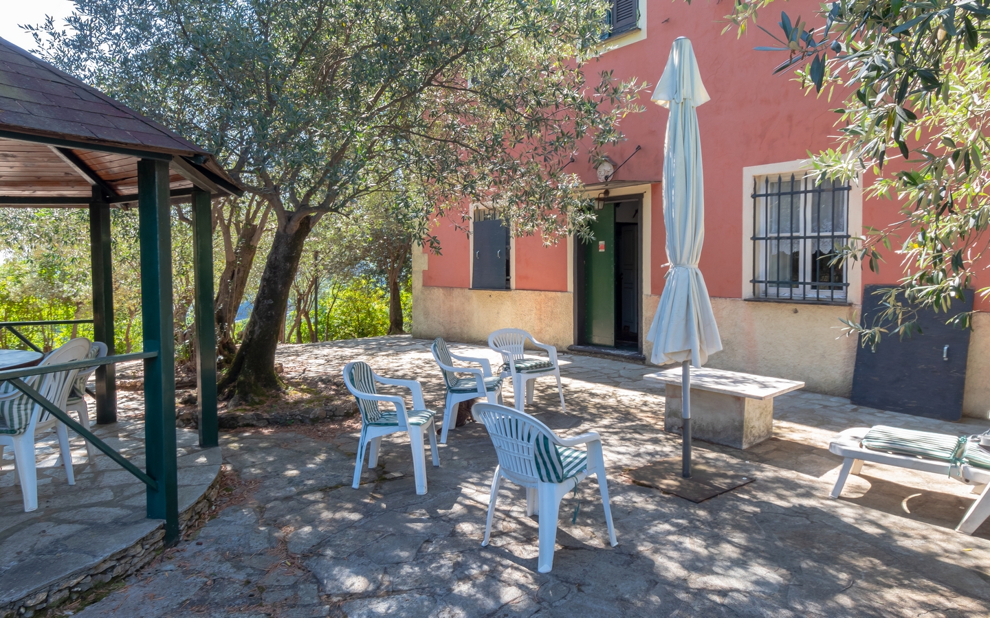 Villa Storica In Posizione Dominante Con Ampio Giardino A Pochi Km Da Recco