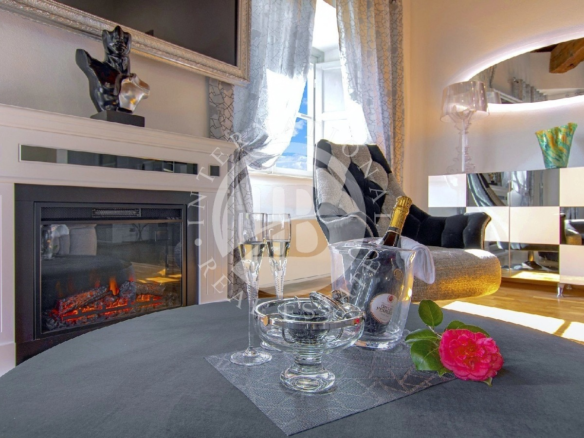 Appartamento In Villa Con Reception