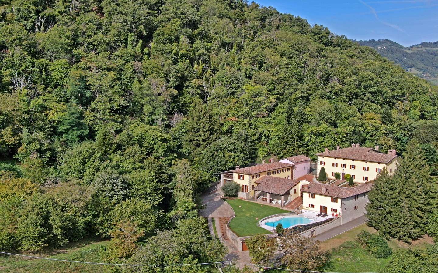 Borgo Suggestivo Raccolto Nel Cuore Dell’appennino Tosco-Emiliano