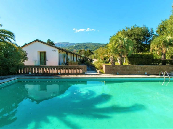 Elegante Villa Con Piscina A Ascoli Piceno (Marche)