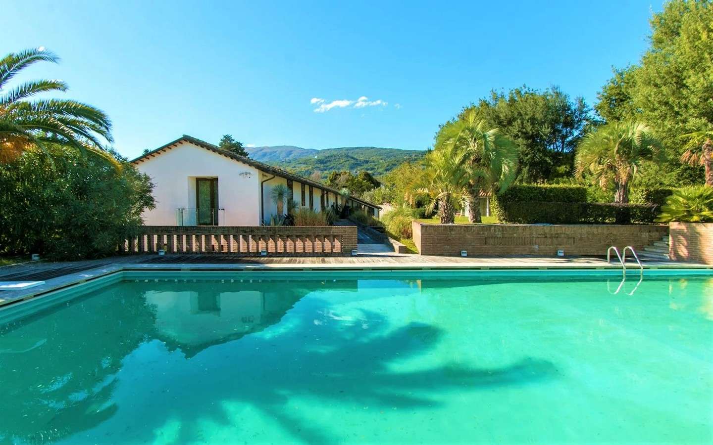 Elegante Villa Con Piscina A Ascoli Piceno (Marche)