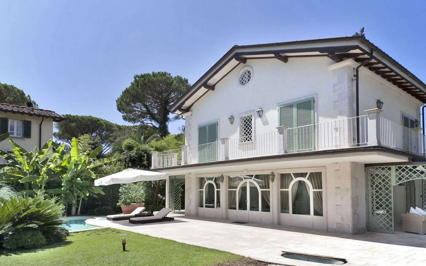Elegante Villa Con Piscina E Giardino A Forte Dei Marmi