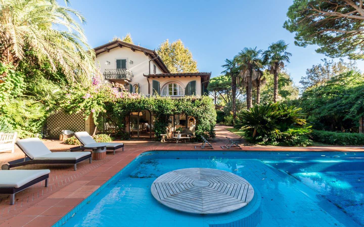 Esclusiva Villa Con Piscina A Forte Dei Marmi