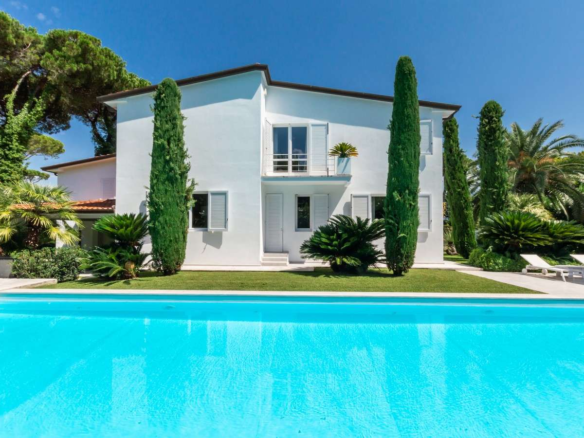 Lussuosa Villa Con Piscina A Forte Dei Marmi - Roma Imperiale