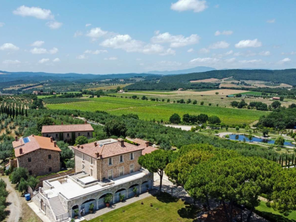 Magnifica Proprietà A Pochi Chilometri Dal Mare In Maremma
