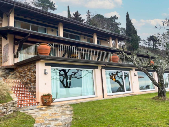 Splendida Tenuta Collinare Con Vista Mare In Versilia