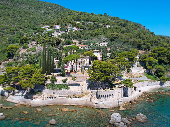 Storica Lussuosa Villa Con Parco E Accesso Diretto Al Mare Nella Riviera Ligure