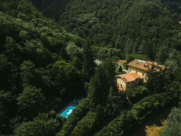 Villa Rinascimentale Incastonata Tra Le Colline Della Garfagnana