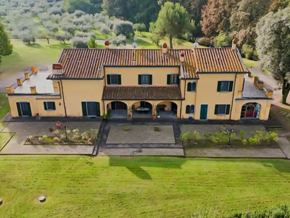 RI 10 Villa di prestigio