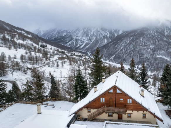 IB 416 Chalet in vendita a Sestriere (1)