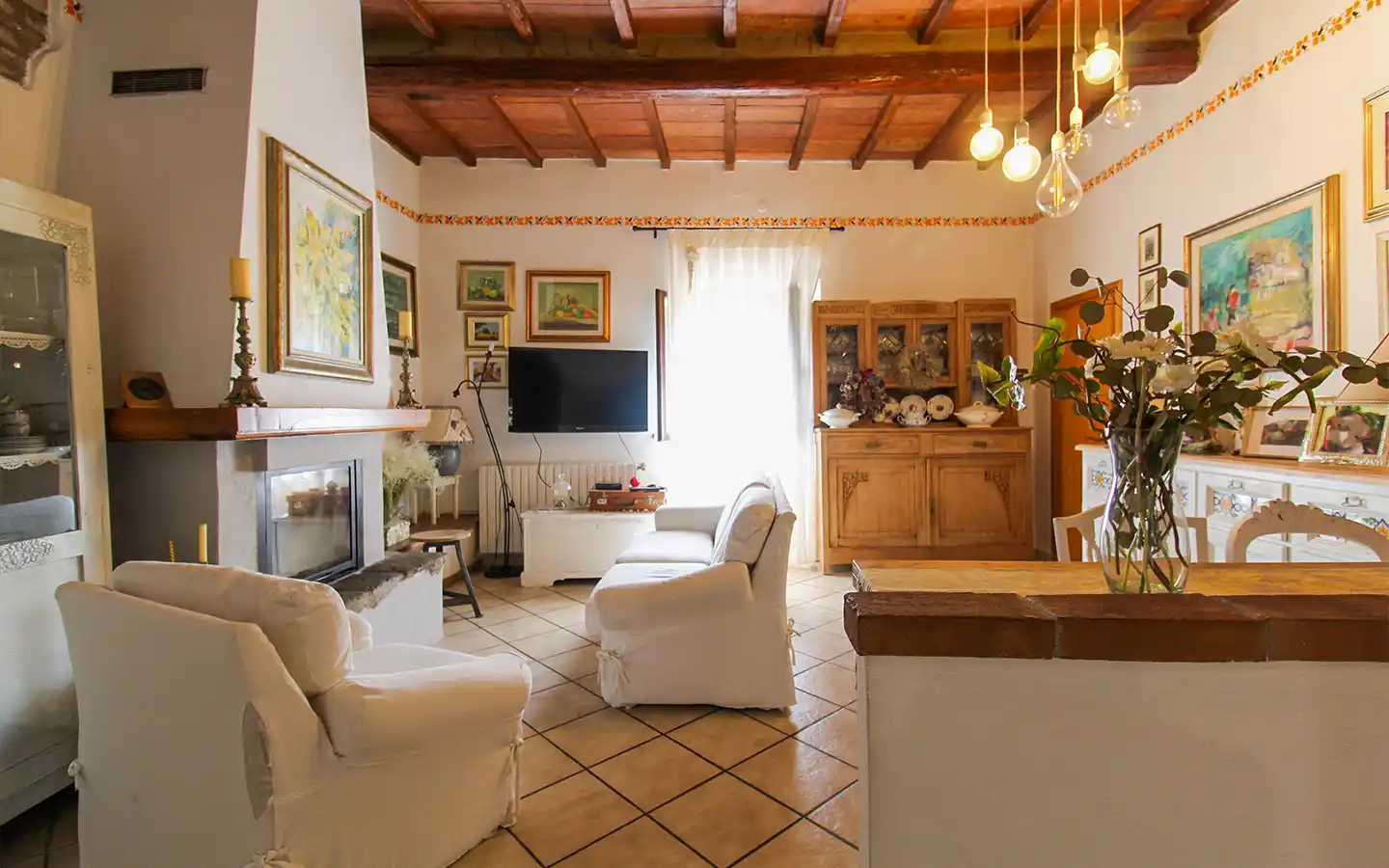 Prestigeträchtige historische Residenz mit Garten und Pool, im Zentrum von Castellina Marittima