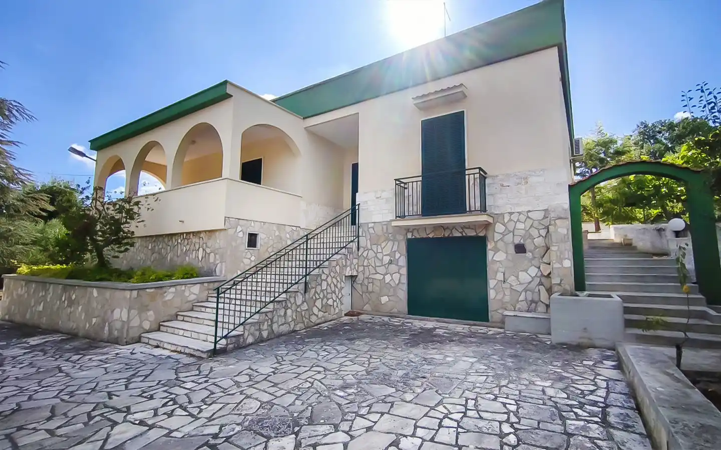 Detached Villa Surrounded by Nature, Fasano, Apulia