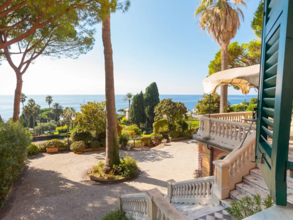 IB 741 Appartamento in villa Genova Nervi (56)