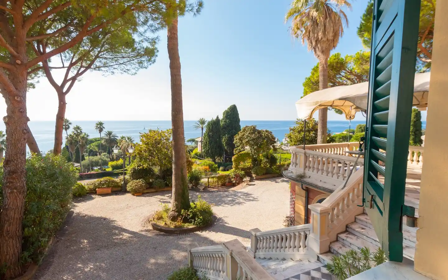 Prestigious Apartment in Historic Villa with Garden and Panoramic Sea View in Paradise Gulf, Liguria