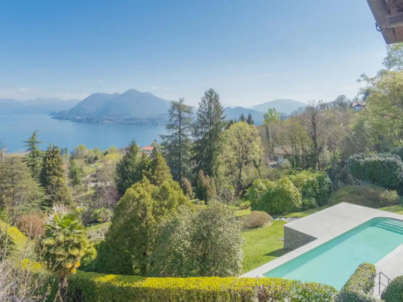 IB 746 Villa storica con vista lago e parco di 1 ettaro a Stresa, Lago Maggiore