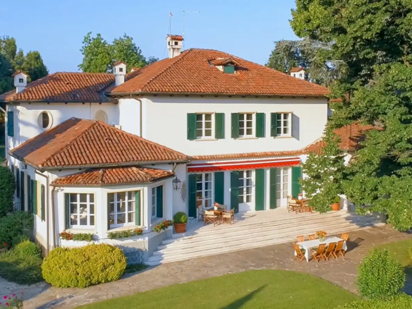 IB 760 Huvila uima-altaalla ja maalla Vicenzassa (1)