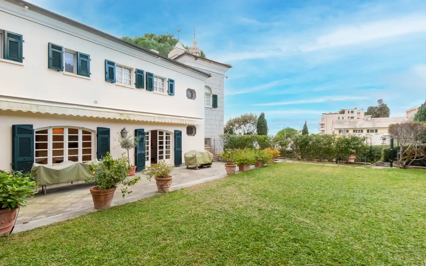 Magnifique appartement dans une villa dans un contexte exclusif à Picco Sul Mare, Capolungo