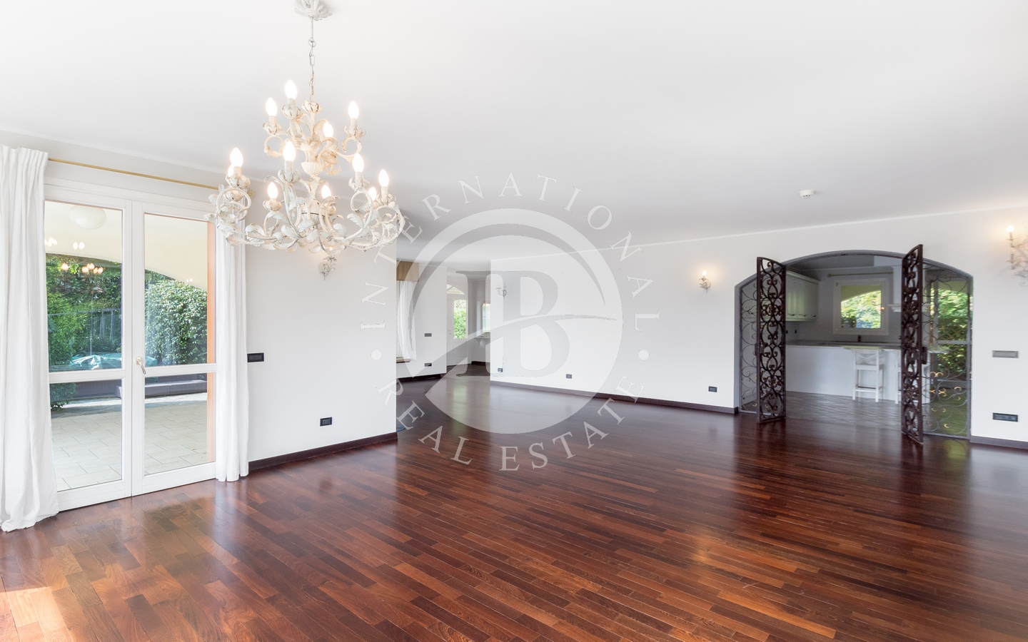 IB 766 Villa med hage i Como (6)