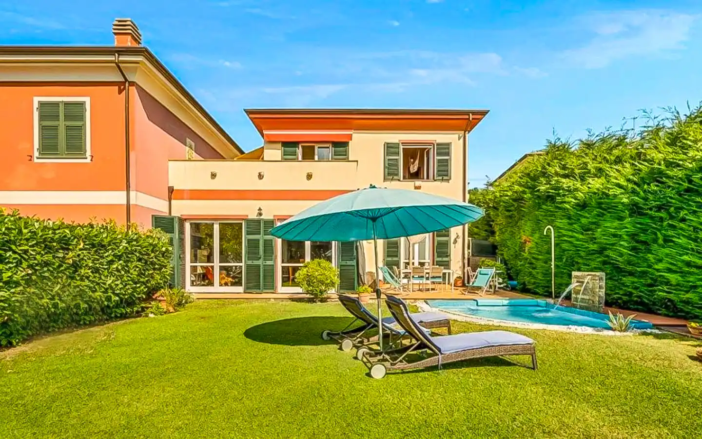 Luksusvilla med minipool og havudsigt, La Spezia