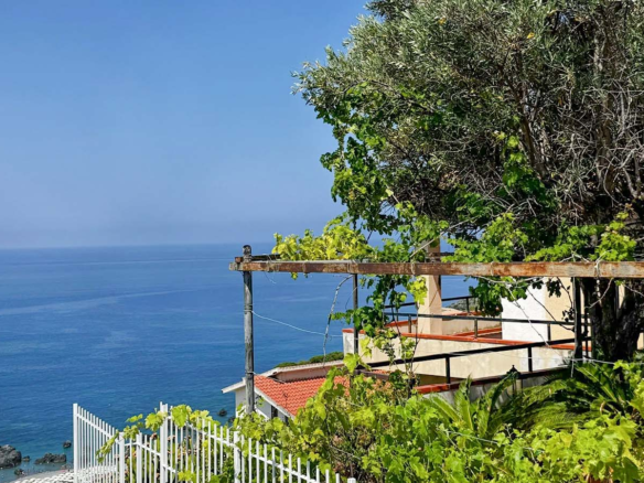 IS 14 Villa med panoramaudsigt over havet og eksklusiv beliggenhed i Scalea