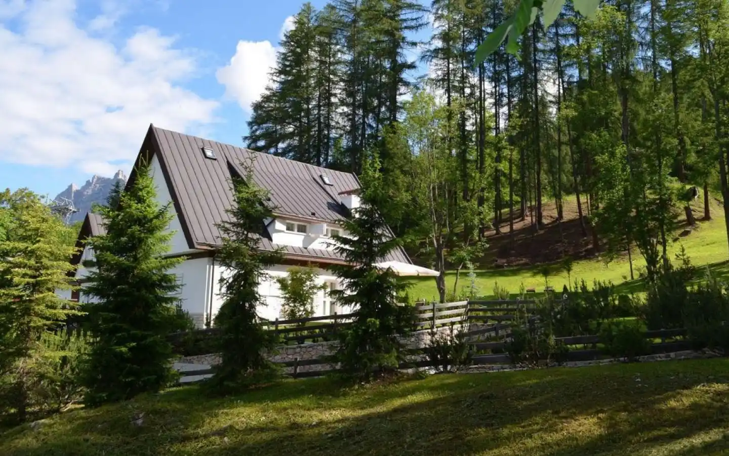 Historisk hus med privat park og pool i det mest eksklusive hjerte af Cortina