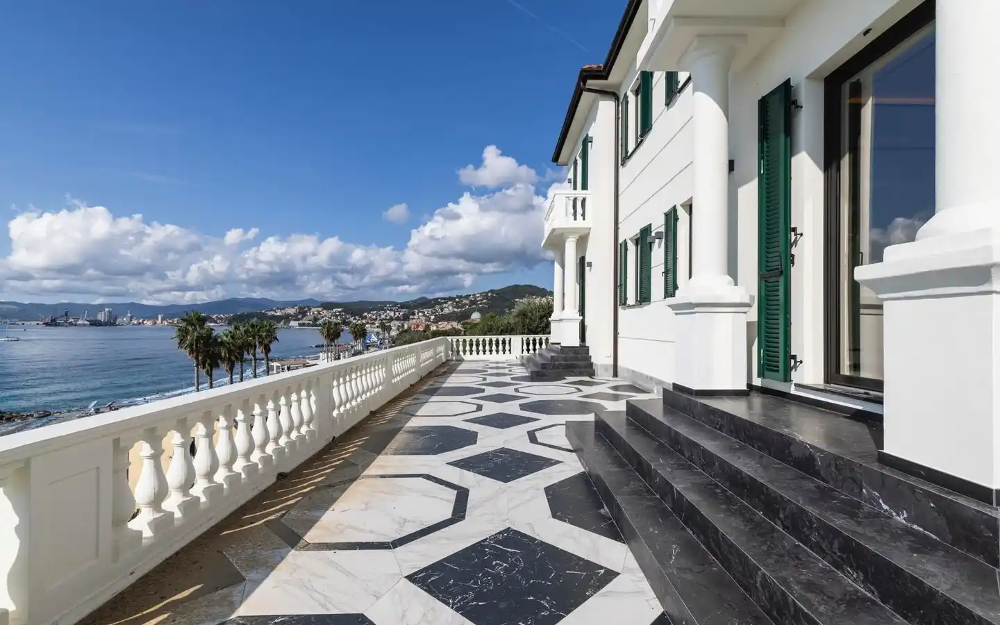 IB 777 Villa ved havet i Albisola Superiore