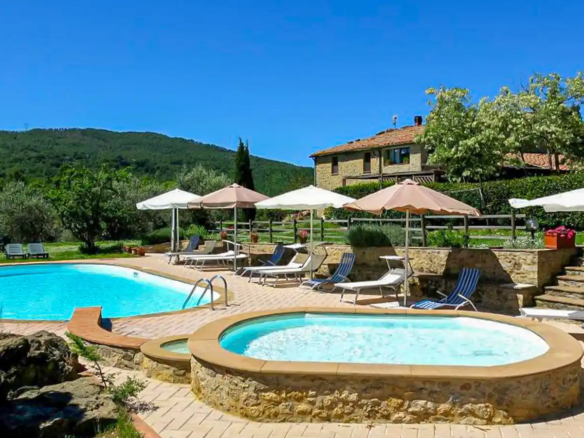 IB 788 Фермерский дом с земельным участком и бассейном в Помаранче