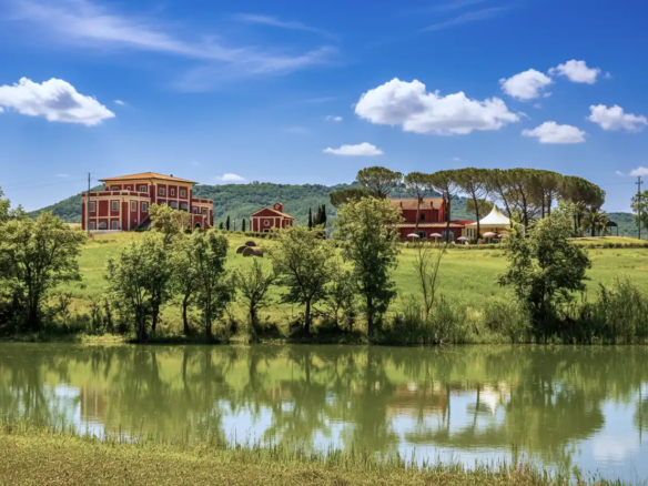 IB 792 Ejendomme med swimmingpools i Capalbio (1)