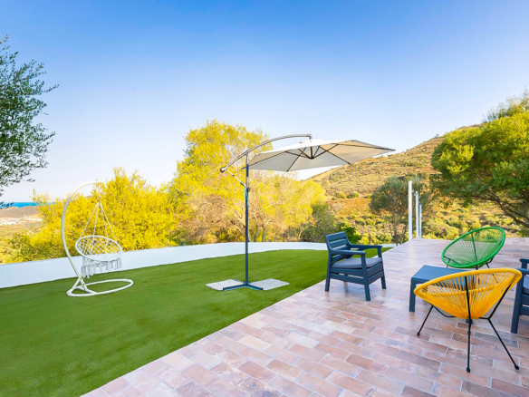 YI 1 Fritliggende villa med havudsigt i Budoni, Sardinien