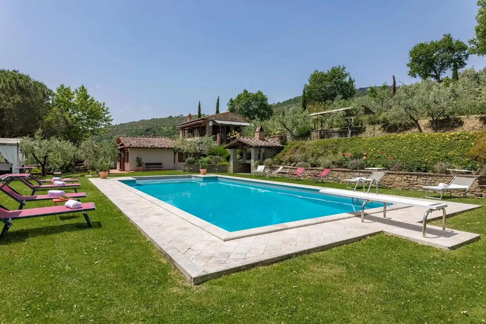 Eksklusivt bondehus med pool og have i Val Di Chiana