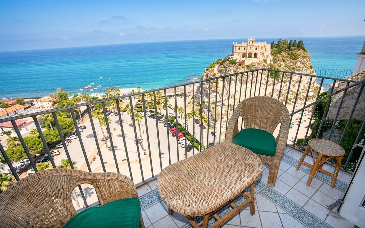 Eksklusiv lejlighed ved havet i Tropeas historiske hjerte