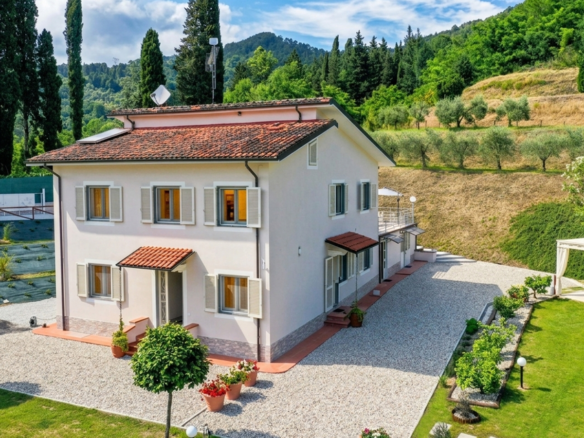 IB 793 Villa med have og pool i det toskanske bagland