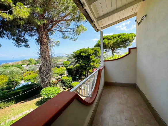 Panoramavilla med have- og havudsigt, Baia del Carpino, Scalea