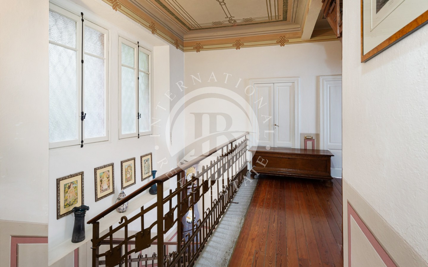 Raffinert villa i jugendstil med storslått utsikt over Lago Maggiore